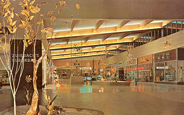 Summit Place Mall (Pontiac Mall) - 1967 Photo Of Interior (newer photo)
